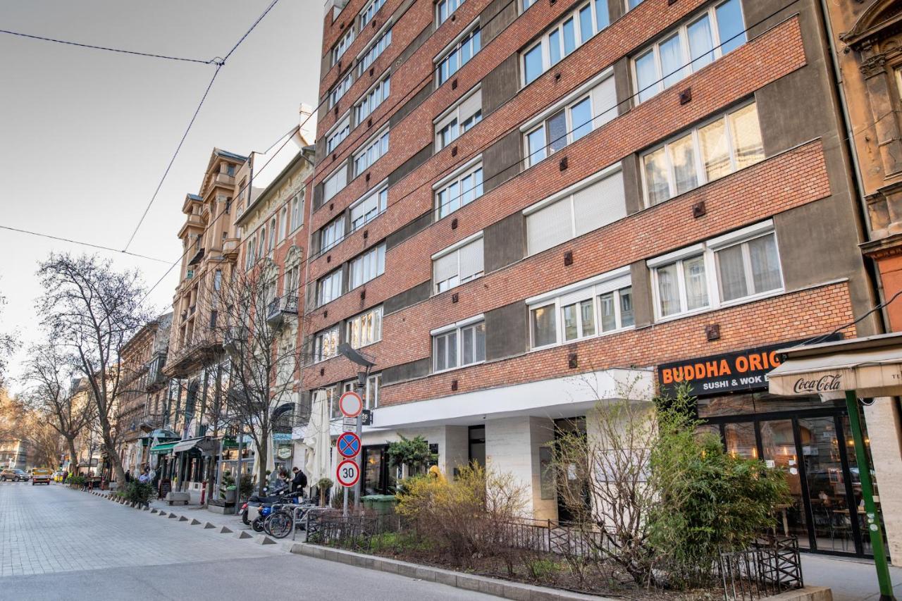 N28 Studio Apartment In Andrassy Boulevard. Budapest Luaran gambar