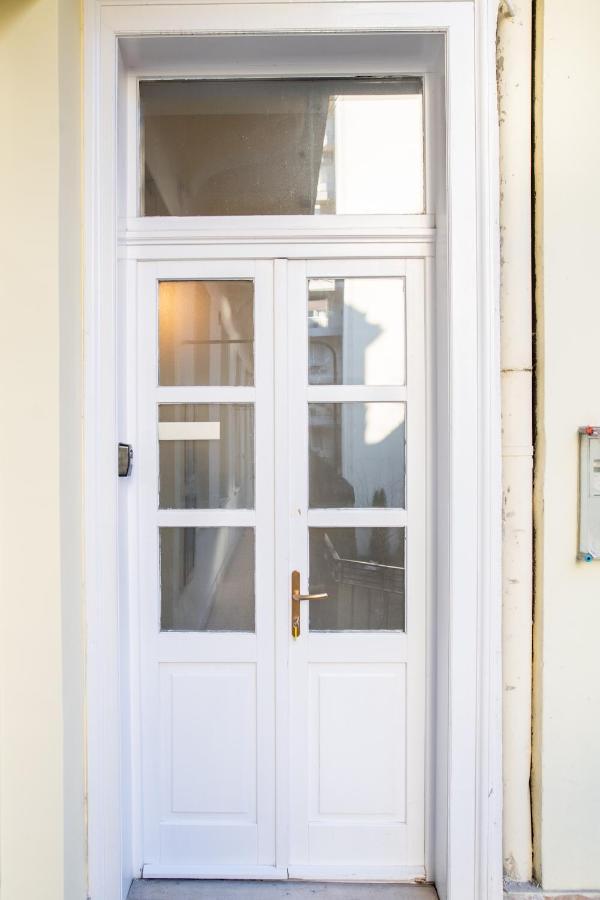 N28 Studio Apartment In Andrassy Boulevard. Budapest Luaran gambar